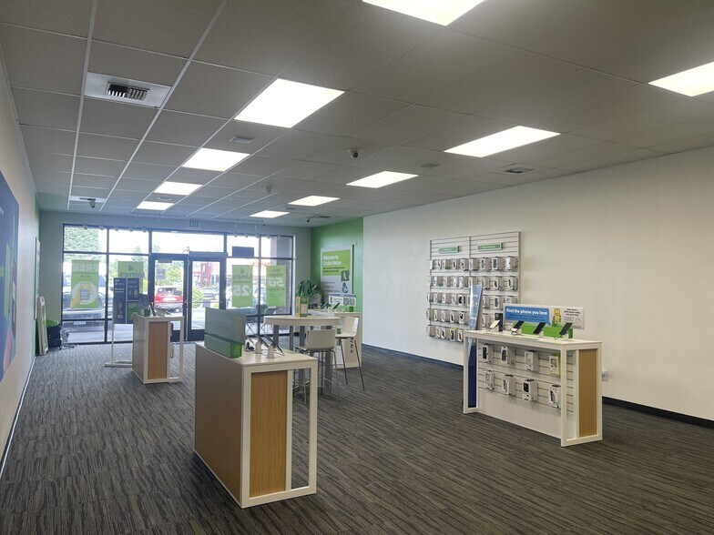 509 N Sullivan Rd, Spokane Valley, WA for lease - Interior Photo - Image 2 of 8