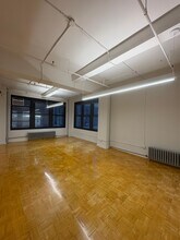 325 W 38th St, New York, NY for lease Interior Photo- Image 1 of 6