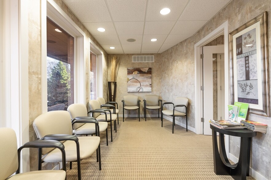 604 35th Ave, Moline, IL for lease - Interior Photo - Image 3 of 15