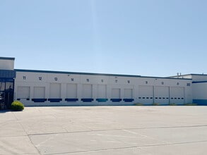 700 E 37th St N, Wichita, KS à louer Photo du bâtiment- Image 2 de 5