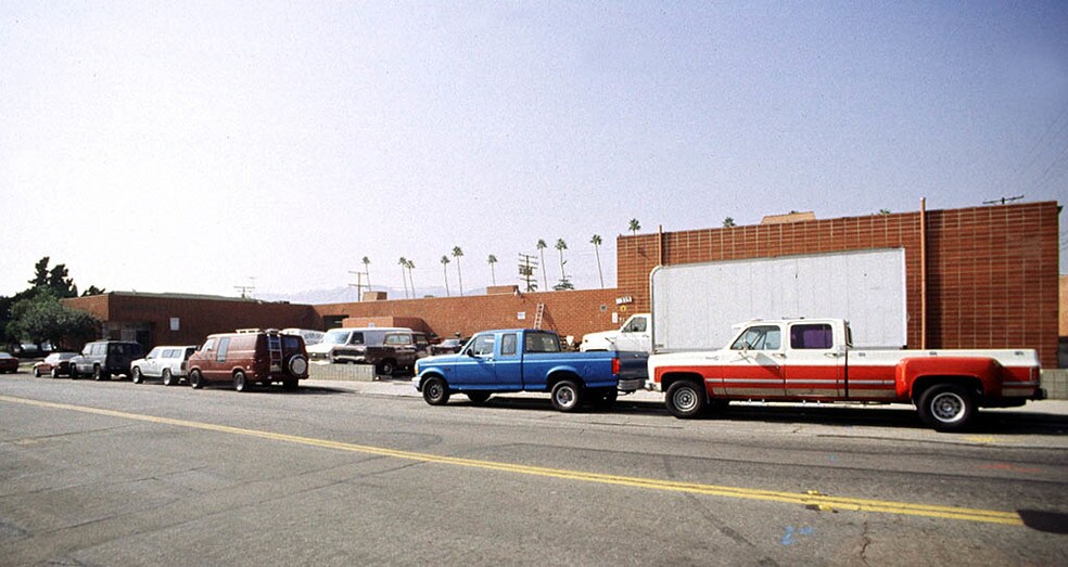 325 W Cerritos Ave, Glendale, CA à louer - Photo du bâtiment - Image 3 de 7