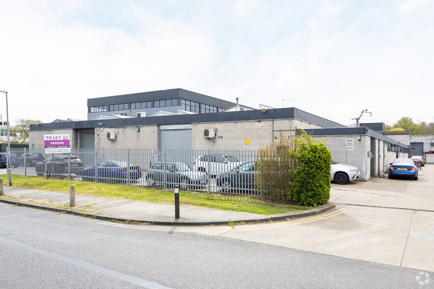 Howard Chase, Basildon for lease - Building Photo - Image 2 of 4
