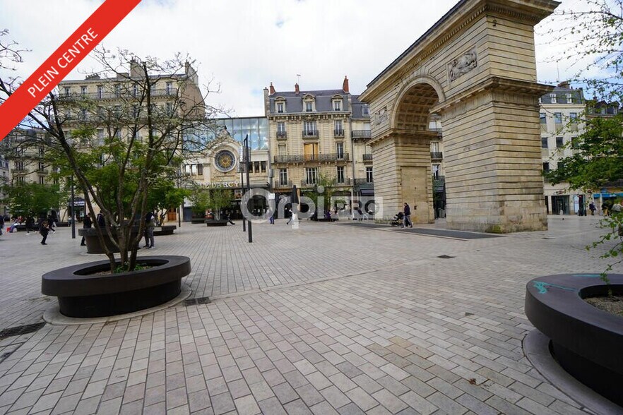 Retail in Dijon for lease - Building Photo - Image 1 of 3