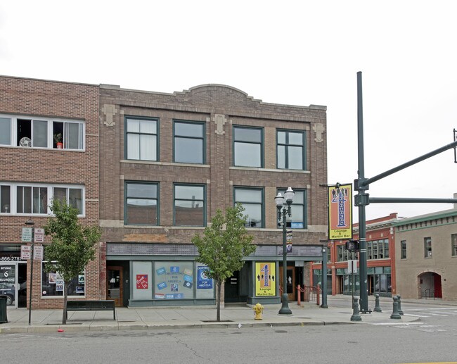More details for 2-4 N Saginaw St, Pontiac, MI - Retail for Sale