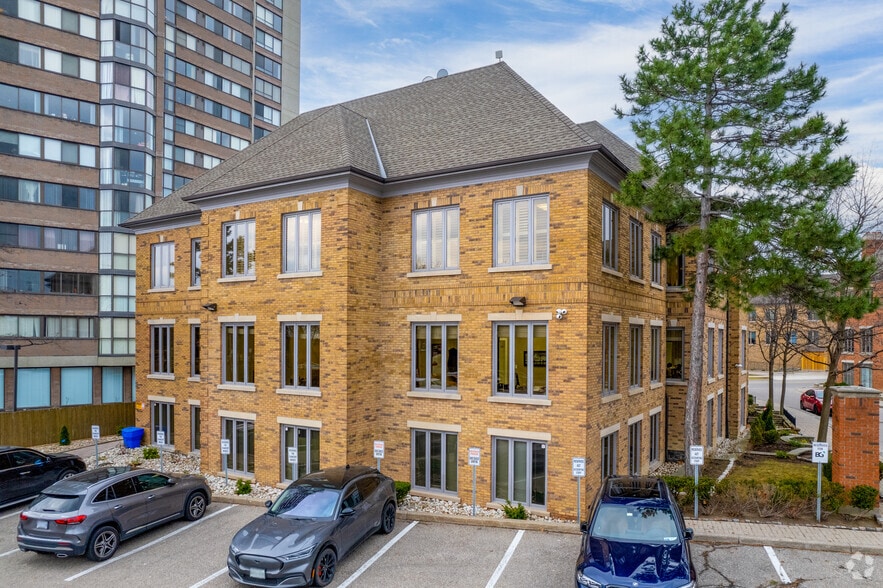 4255 Sherwoodtowne Blvd, Mississauga, ON for lease - Building Photo - Image 3 of 5