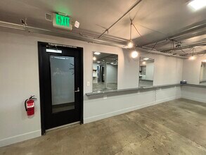 249 Liberty St NE, Salem, OR à louer Photo intérieure- Image 1 de 54