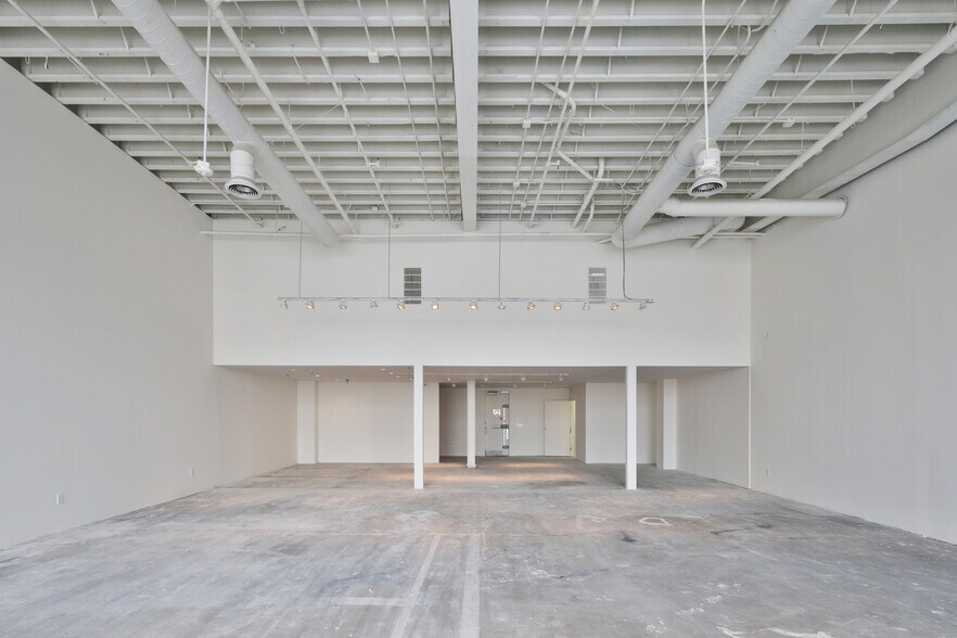 8500 Melrose Ave, Los Angeles, CA à louer - Photo du bâtiment - Image 3 de 6
