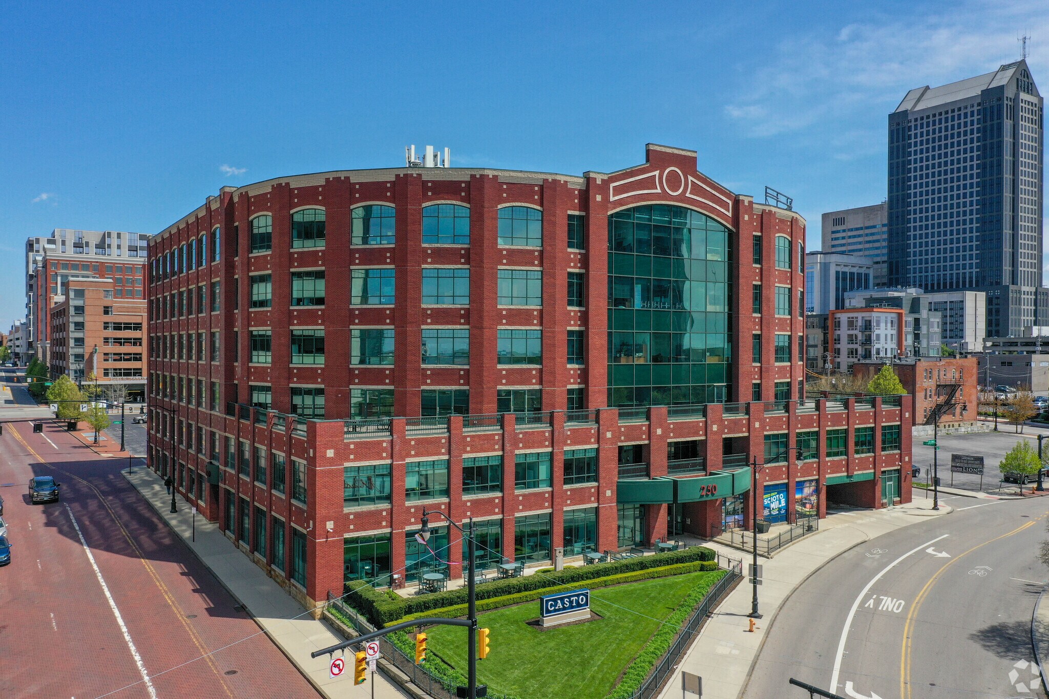 250 Civic Center Dr, Columbus, OH for lease Building Photo- Image 1 of 3