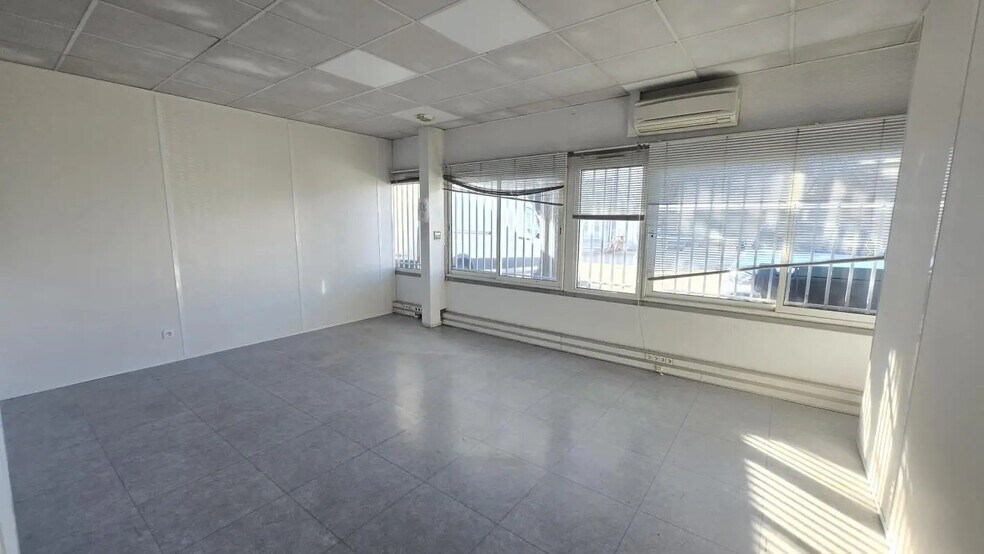 Flex in La Farlède for lease - Interior Photo - Image 1 of 10