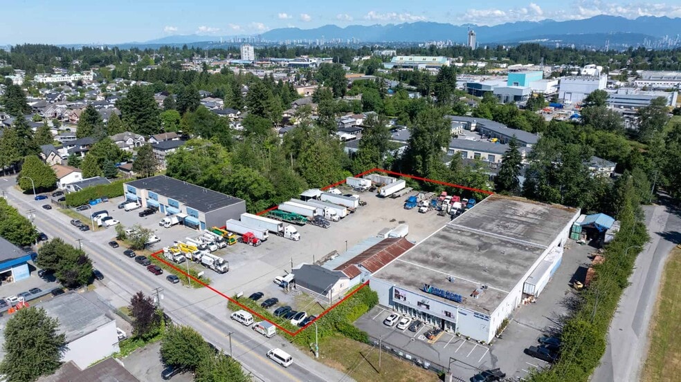 12345 84 Ave, Surrey, BC à vendre - Photo du bâtiment - Image 2 de 10