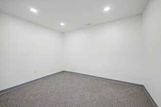 1349 South Park Dr, Kernersville, NC for lease Interior Photo- Image 2 of 4