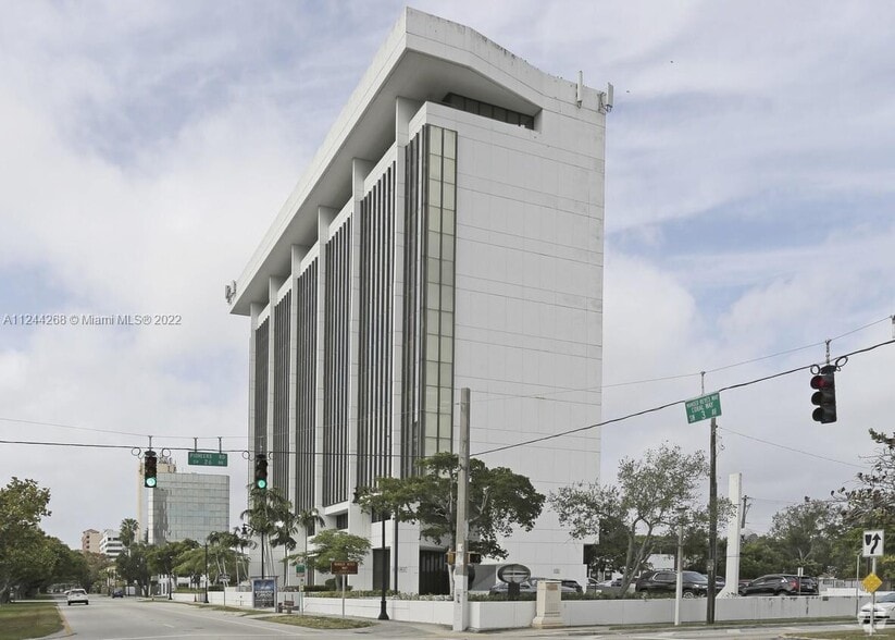 2600 SW 3rd Ave, Miami, FL à louer - Photo du bâtiment - Image 2 de 10