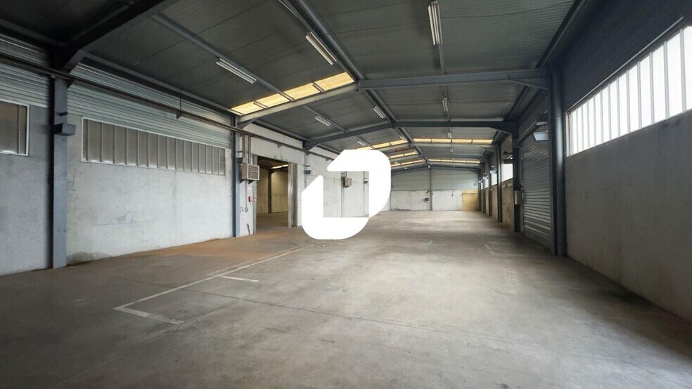 29 Rue Saint Exupéry, Haguenau for lease - Interior Photo - Image 2 of 9