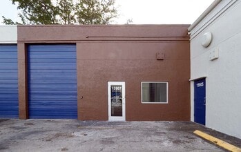 15900-15998 NW 48th Ave, Miami Gardens, FL à louer Photo du bâtiment- Image 1 de 3