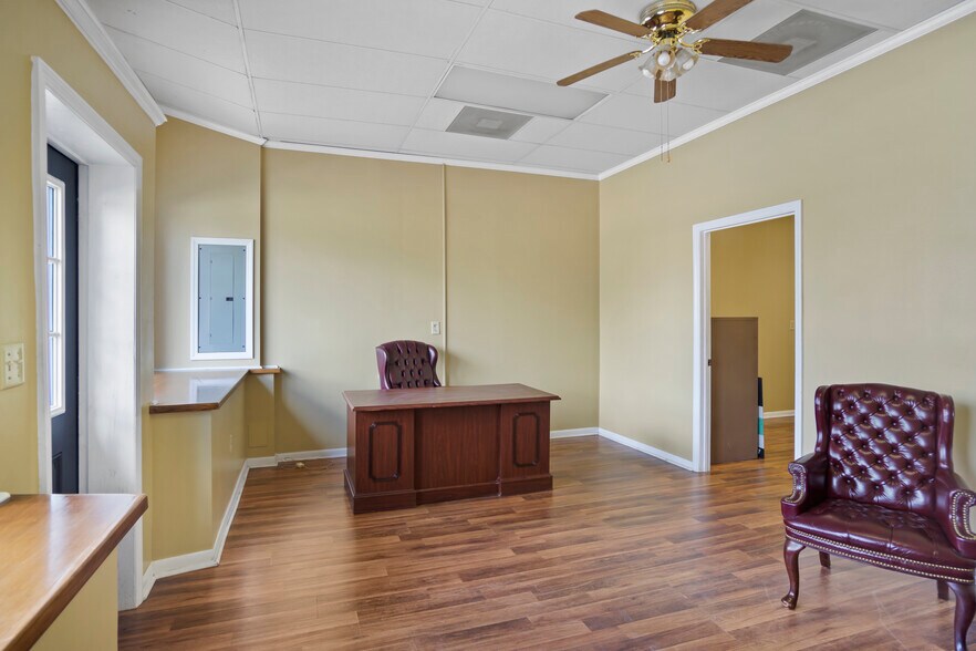 20735 Central Ave E, Blountstown, FL à vendre - Photo du bâtiment - Image 2 de 11