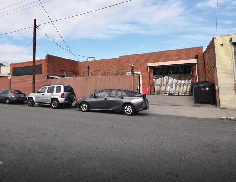 149 W 31st St, Los Angeles, CA à louer - Photo du bâtiment - Image 3 de 20
