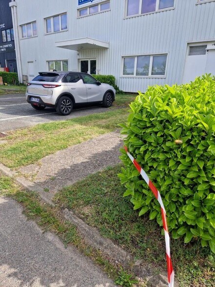 22 Rue André Ampére, SAINT-OUEN-L'AUMONE for sale - Building Photo - Image 3 of 17