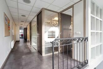 Office in Enghien-les-Bains for lease Interior Photo- Image 2 of 4