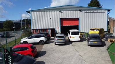 2 Cross Ln, Bradford for lease Building Photo- Image 2 of 6