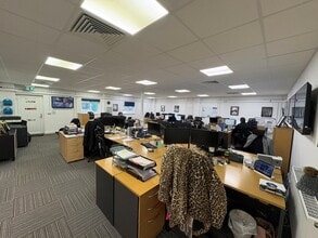 Hoyle Rd, Calverton for lease Interior Photo- Image 2 of 6