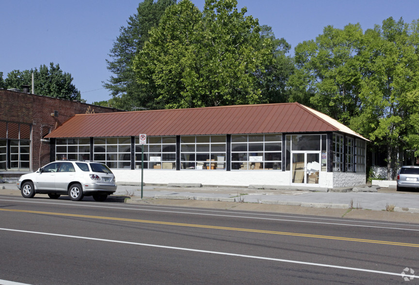 585 N Mclean Blvd, Memphis, TN for lease - Building Photo - Image 1 of 2