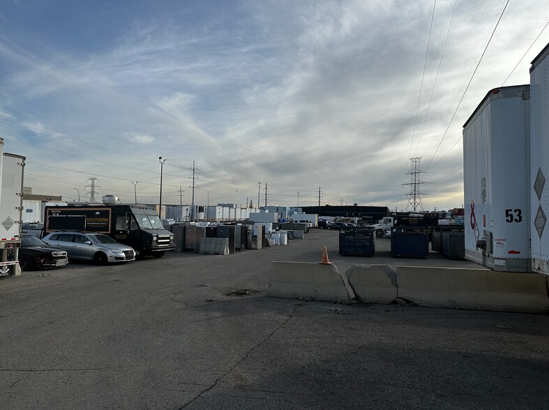 1212 34 Av SE, Calgary, AB à louer - Autre - Image 2 de 8