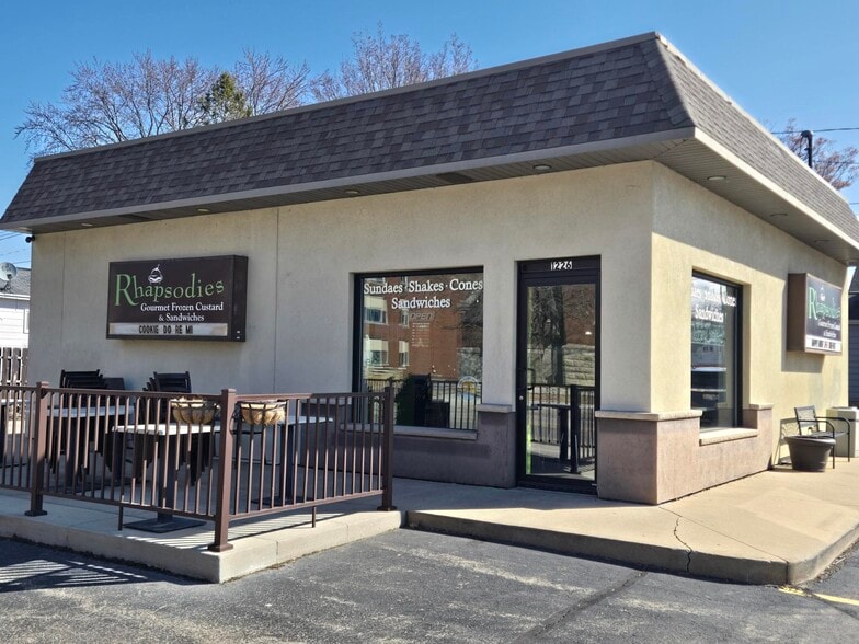 1226 Oregon St, Oshkosh, WI for sale - Building Photo - Image 2 of 18