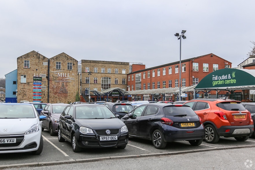 418 Bradford Rd, Batley for lease - Building Photo - Image 3 of 6