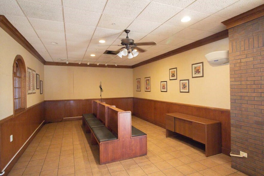 3810 E Cork St, Kalamazoo, MI for lease - Interior Photo - Image 2 of 7