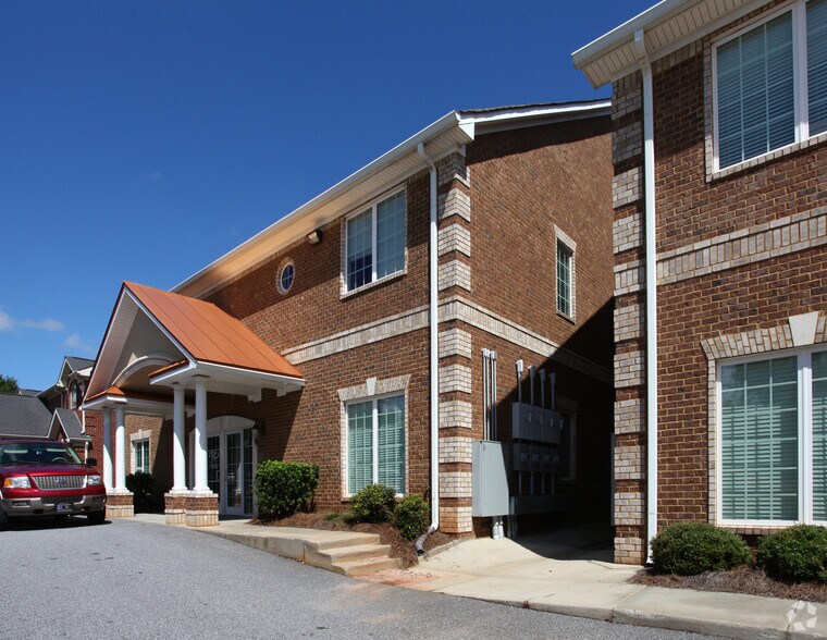 360-366 Racetrack Rd, McDonough, GA à vendre - Photo du bâtiment - Image 2 de 2