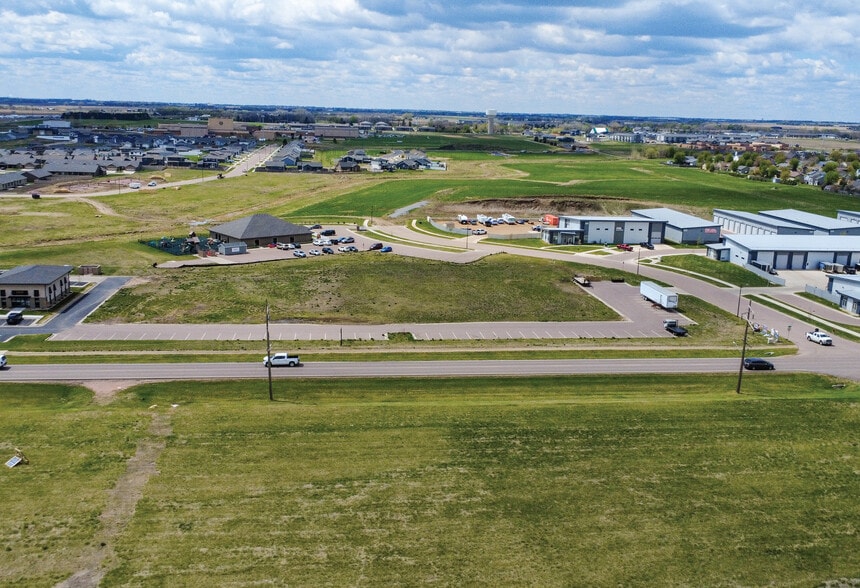 E Willow Street & Cliff Ave, Harrisburg, SD for sale - Building Photo - Image 3 of 8