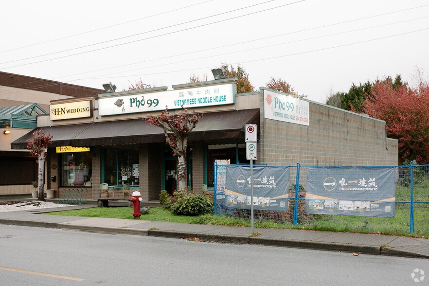 8611 Alexandra Rd, Richmond, BC à louer - Photo du bâtiment - Image 3 de 3