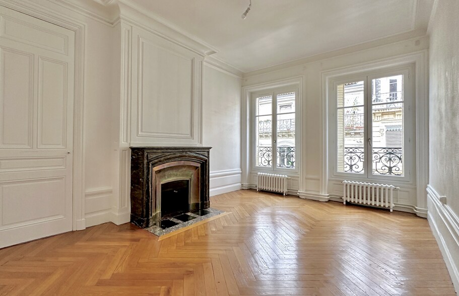 4 Rue Saint-Florentin, Paris à louer - Photo du bâtiment - Image 2 de 6