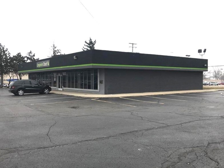 31542 Gratiot Ave, Roseville, MI à louer - Photo du bâtiment - Image 2 de 13