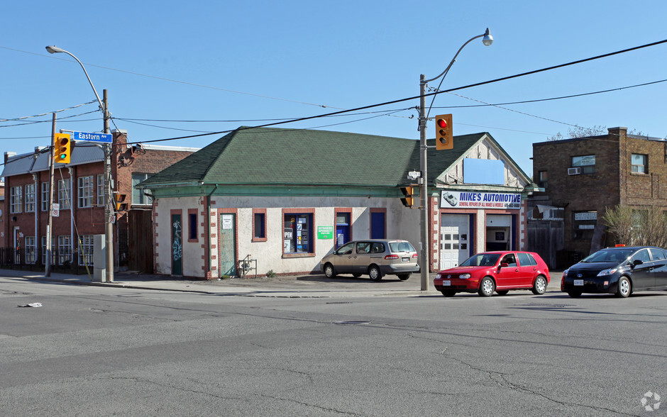 27 Leslie St, Toronto, ON à vendre - Photo du bâtiment - Image 1 de 2