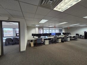 18 Commerce Way, Woburn, MA for lease Interior Photo- Image 1 of 7