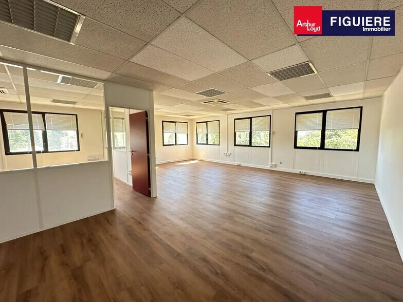 Office in Aix-en-Provence for lease - Interior Photo - Image 2 of 15