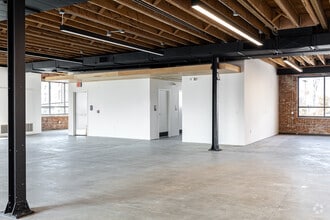14 W 3rd St, Kansas City, MO for lease Interior Photo- Image 2 of 3