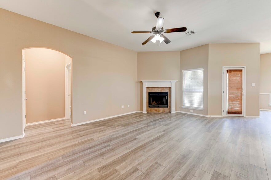 2803 Bacon Ranch Rd, Killeen, TX à vendre - Photo intérieure - Image 2 de 25