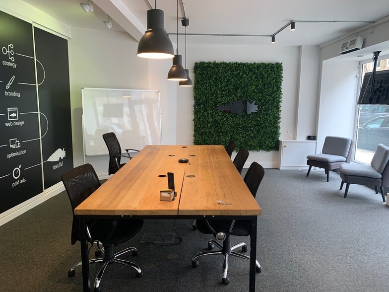 10 George St, Perth for lease - Building Photo - Image 3 of 4