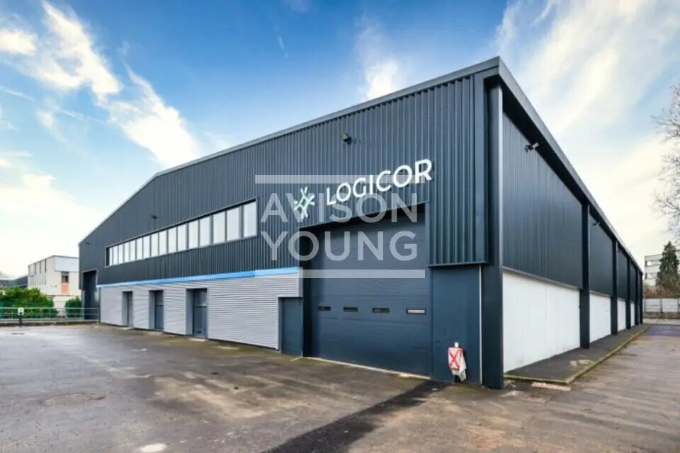 Flex in Le Blanc-Mesnil for lease Building Photo- Image 1 of 3