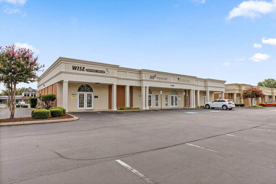 6166 Shallowford Rd, Chattanooga, TN à vendre - Photo du bâtiment - Image 1 de 27