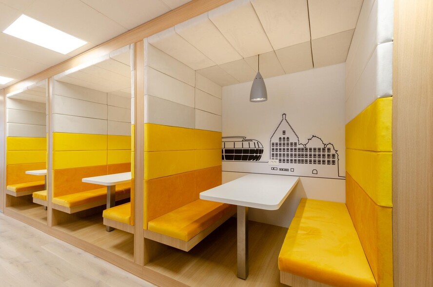 Office in  for lease - Interior Photo - Image 1 of 5