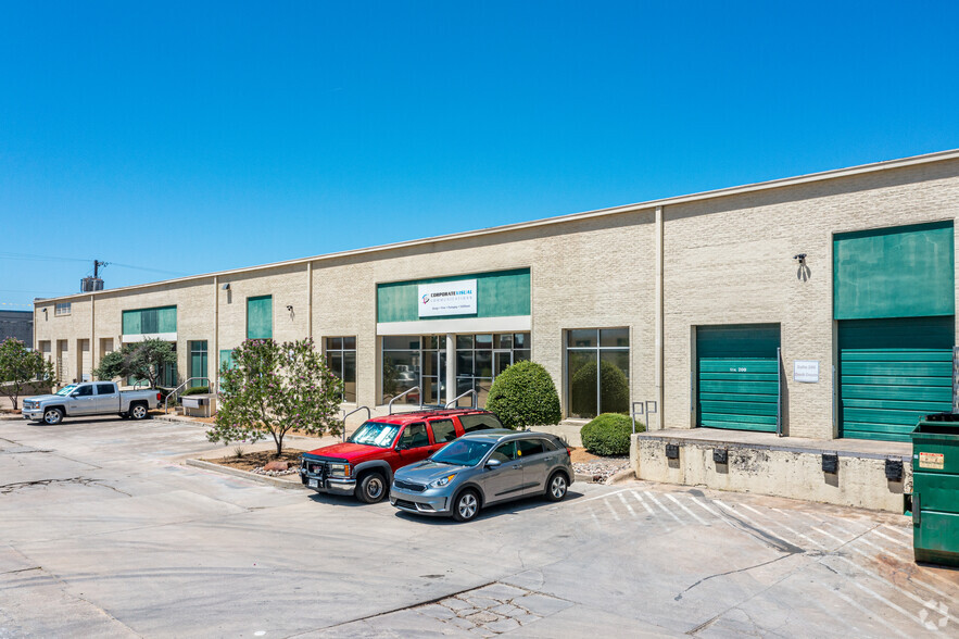 9011 John Carpenter Fwy, Dallas, TX for lease - Building Photo - Image 2 of 6