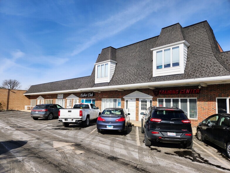 3350-3370 W Devon Ave, Lincolnwood, IL à louer - Photo du bâtiment - Image 2 de 8