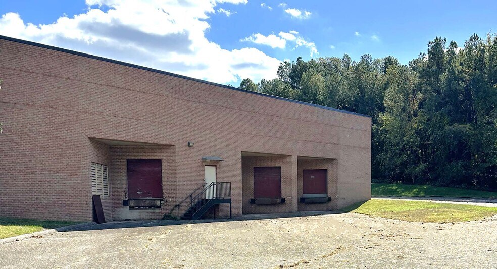 700 Prince Georges Blvd, Upper Marlboro, MD à louer - Photo du bâtiment - Image 3 de 7