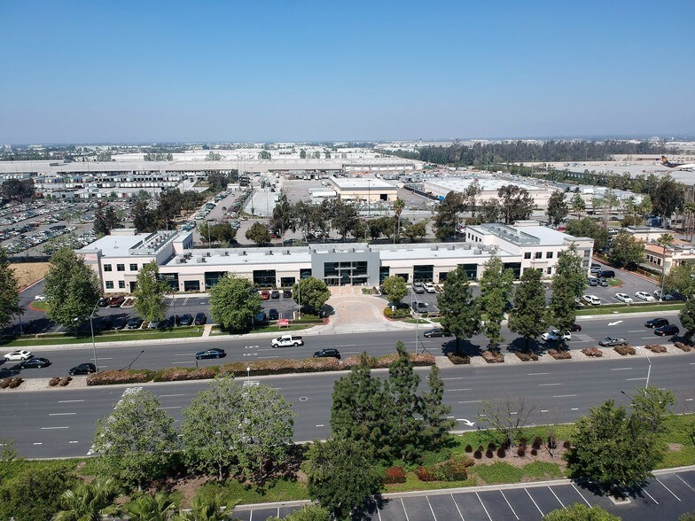 1500 S Haven Ave, Ontario, CA à louer - Photo du bâtiment - Image 2 de 13