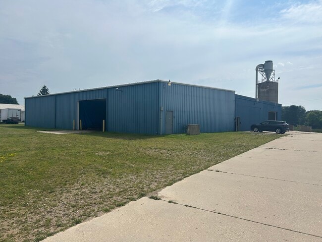 Plus de détails pour 312 Portland Rd, Waterloo, WI - Industriel à louer