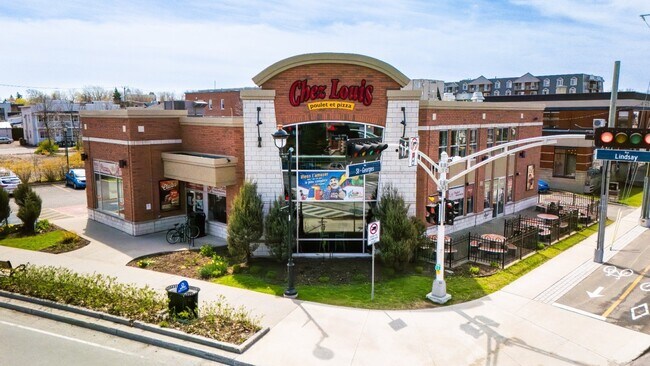 Plus de détails pour 150 Rue Saint-Georges, Drummondville, QC - Commerce de détail à vendre