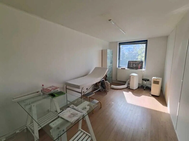 10 Allée Des Champs Elysées, Évry-Courcouronnes for sale - Interior Photo - Image 3 of 8